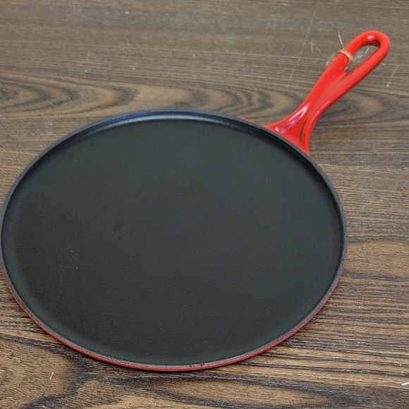 Le Creuset 27 Crepe Pan Cast Iron - Picture 1 of 3